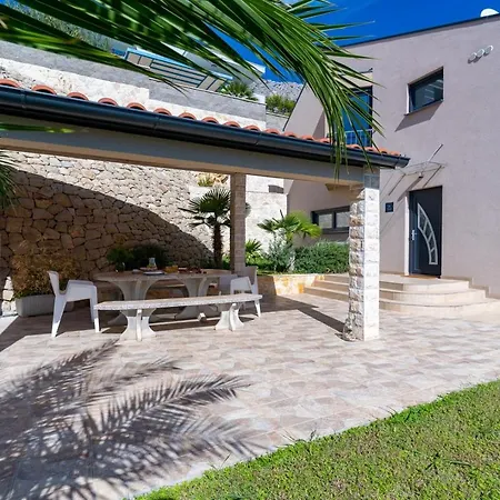 Oslo - Luxury Place With Sea Views & Heated Pool, 300m Far From Sandy Villa *