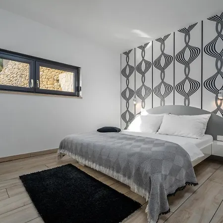 Oslo - Luxury Place With Sea Views & Heated Pool, 300m Far From Sandy * Omiš