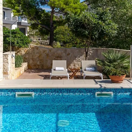 Oslo - Luxury Place With Sea Views & Heated Pool, 300m Far From Sandy Villa *