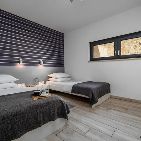 Oslo - Luxury Place With Sea Views & Heated Pool, 300m Far From Sandy