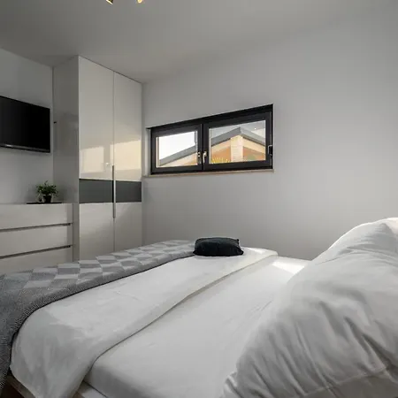 Oslo - Luxury Place With Sea Views & Heated Pool, 300m Far From Sandy * Omiš